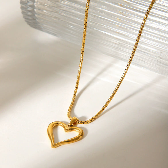 Wholesale Women's Stainless Steel And Titanium Steel Heartshaped Hollow Pendant Necklace With Electroplating Treatment