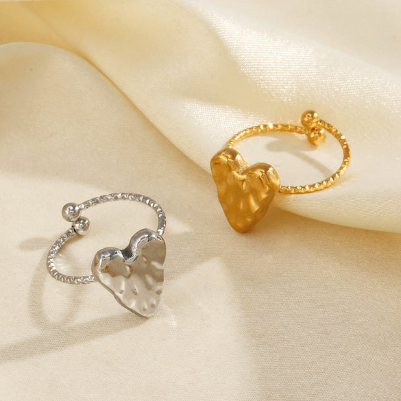 Wholesale Women's Stainless Steel And Titanium Steel Heartshaped Open Ring With Hammer Pattern And 18K Goldplated Electroplating