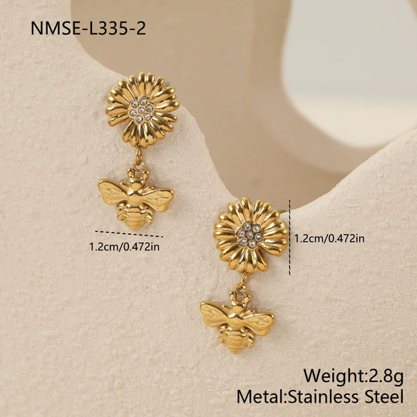 Wholesale Women's Stainless Steel And Titanium Steel Jewelry Set With Heart Water Drop And Bell Patterns Electroplated Design Necklace Earrings And Ring