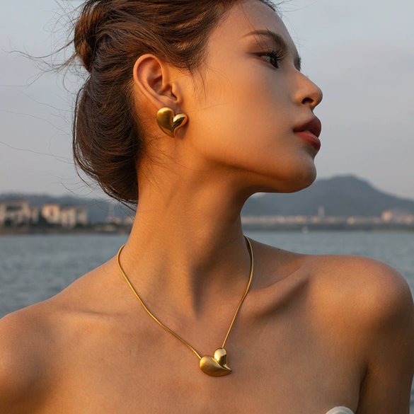 Wholesale Women's Stainless Steel And Titanium Steel Jewelry With Love Water Drops Bell Pattern Earrings And Necklace Electroplated