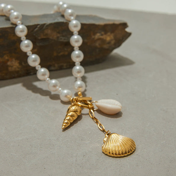 Wholesale Women's Stainless Steel And Titanium Steel Pearl Necklace With Geometric Pattern Electroplated Light Luxury Niche Style