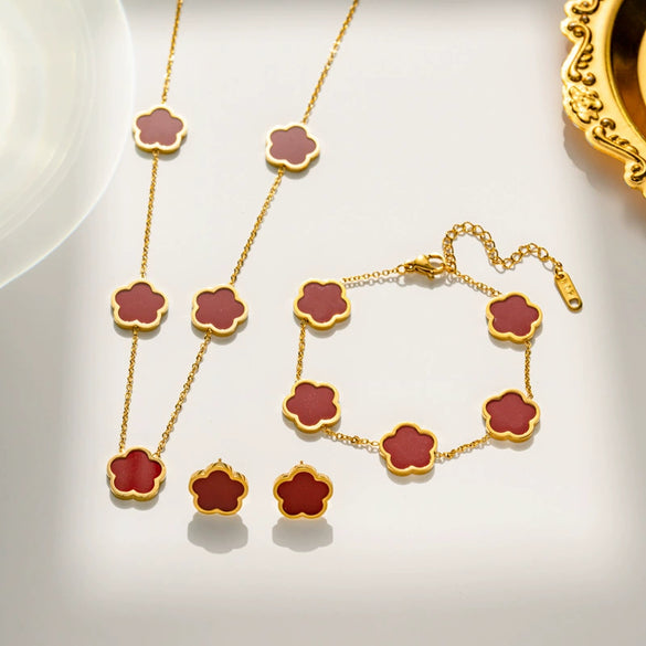 Wholesale Women's Stainless Steel And Titanium Steel Plant Fritillaria Fiveleaf Petal Jewelry Suit With Geometric Pattern And Gold Inlaid Treatment