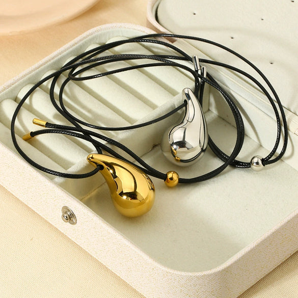 Wholesale Women's Stainless Steel And Titanium Steel Water Drop Shape Electroplated Pendant Necklace