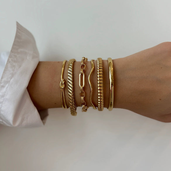 Wholesale Women's Stainless Steel Bracelets Light Luxury Style Geometric Electroplated