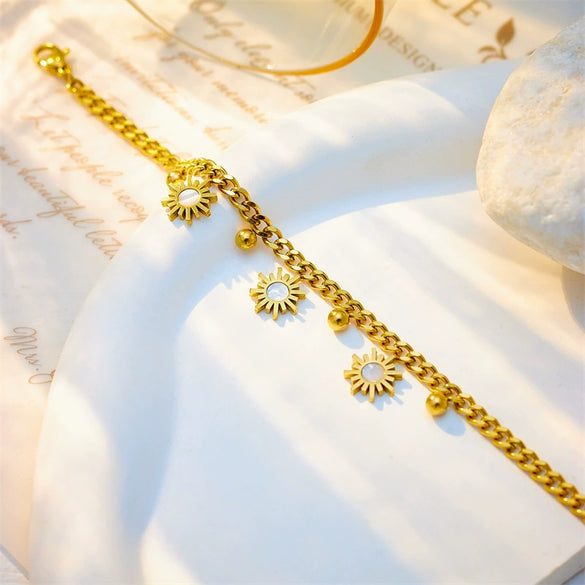 Wholesale Women's Stainless Steel Chain Shell Sunflower Pendant Bracelet With Electroplating And Cold Style Niche Design