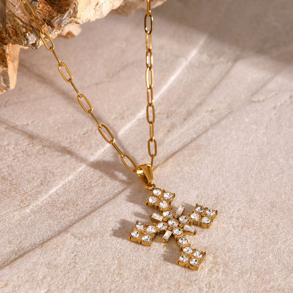 Wholesale Women's Stainless Steel Cross Pendant Necklace With Geometric Pattern And Electroplating Treatment