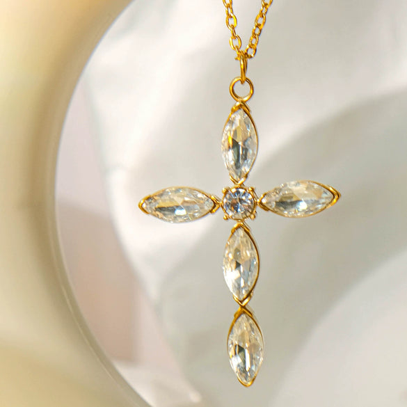 Wholesale Women's Stainless Steel Cross Pendant Necklace With Medieval Style And Electroplating