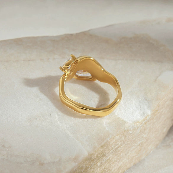 Wholesale Women's Stainless Steel Dropshaped Wave Zircon Ring With 18K Gold Electroplating French Retro And Minimalist Style
