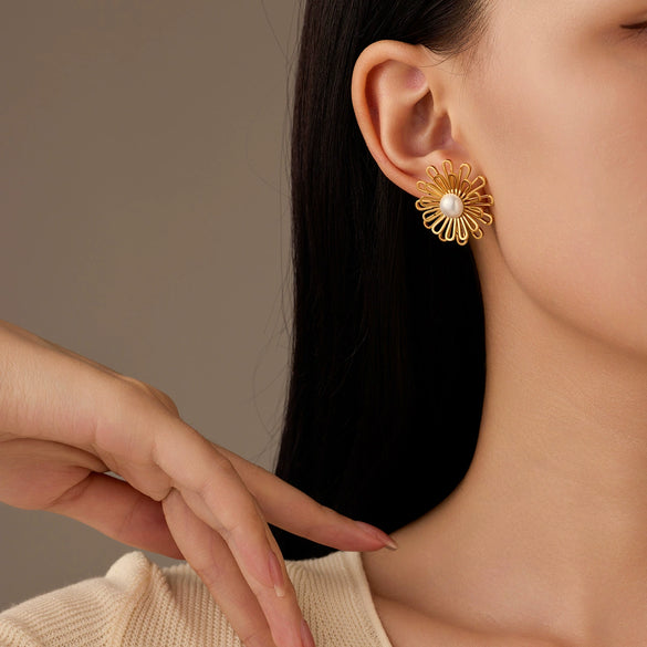 Wholesale Women's Stainless Steel Earrings With Sweet Lace Hollow Design And Electroplating Treatment