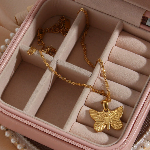 Wholesale Women's Stainless Steel Electroplated Butterfly Pendant Necklace Fashion Insect Design