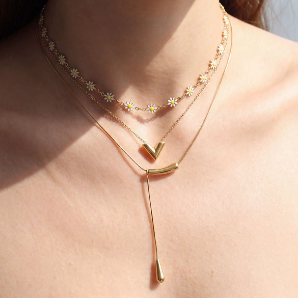 Wholesale Women's Stainless Steel Electroplated Flower Cross Chain Necklace