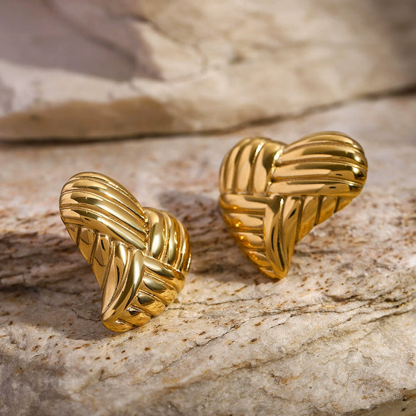 Wholesale Women's Stainless Steel Electroplated Peach Heart Earrings Jewelry With Stitching Texture