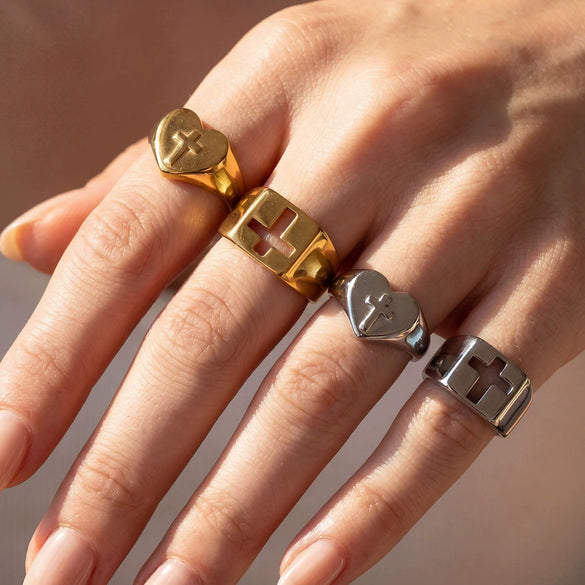 Wholesale Women's Stainless Steel Electroplated Ushaped Love Heart Ring Niche Style