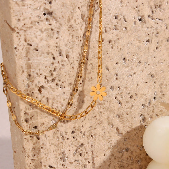 Wholesale Women's Stainless Steel Fashion Simple Lip Chain Figaro Chain Double Layer Daisy Geometric Bracelet With Electroplating
