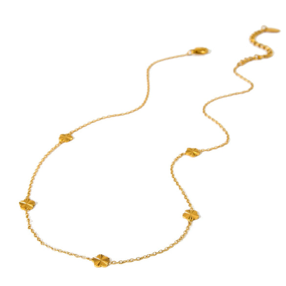 Wholesale Women's Stainless Steel Flower Pendant Necklace With 18K Gold Electroplating