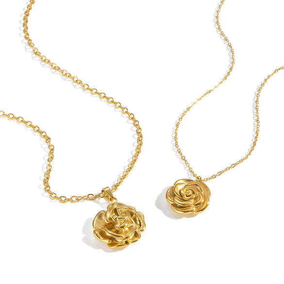 Wholesale Women's Stainless Steel Flower Pendant Necklace With Pvd Furnace Vacuum Real Gold Plating And Oshaped Chain