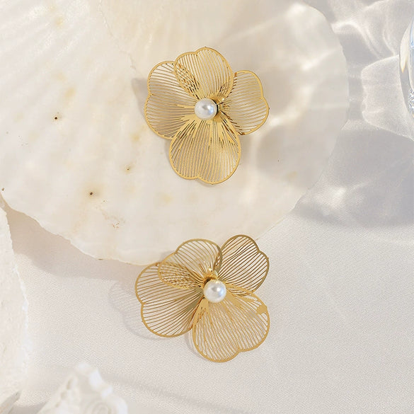 Wholesale Women's Stainless Steel Flower Tassel Pearl Earrings With Electroplating