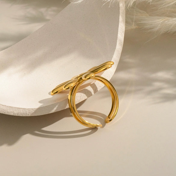 Wholesale Women's Stainless Steel Flowershaped Open Ring 18K Gold Vacuum Plated Minimalist Style Hand Accessory