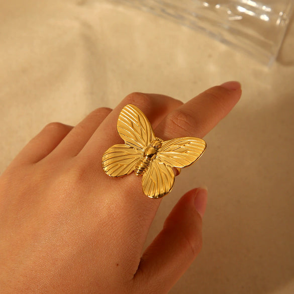 Wholesale Women's Stainless Steel French Court Style Butterfly Ring With Geometric And Animal Patterns And Electroplating Process