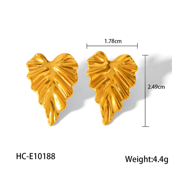 Wholesale Women's Stainless Steel Geometric And Flower Patterned Electroplated Stud Earrings