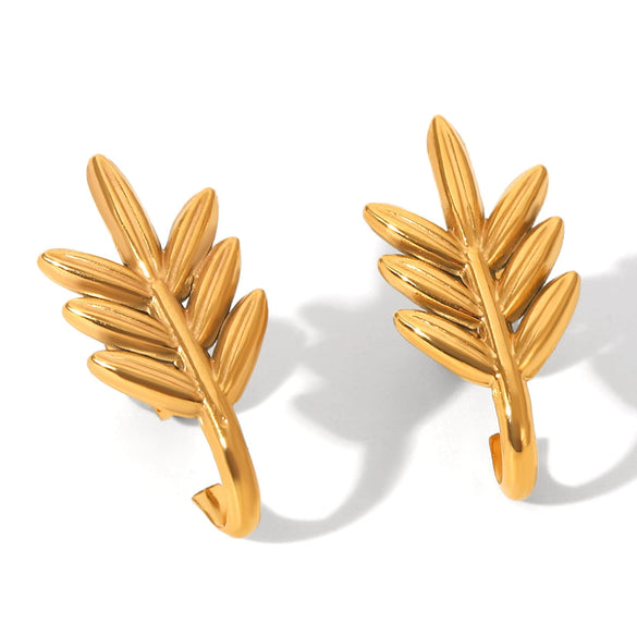 Wholesale Women's Stainless Steel Geometric And Flower Patterned Electroplated Stud Earrings