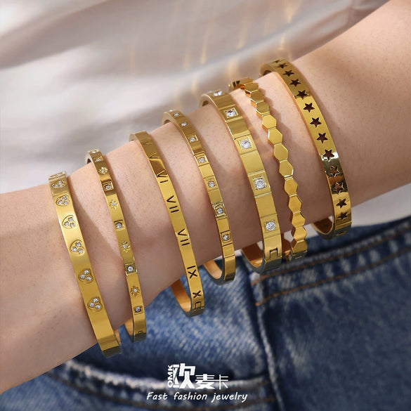 Wholesale Women's Stainless Steel Geometric Bracelet Set Inlaid With Zircon And Plated With 18K Real Gold
