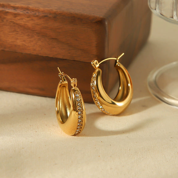 Wholesale Women's Stainless Steel Geometric Cshaped Light Luxury Retro Earrings With Electroplating