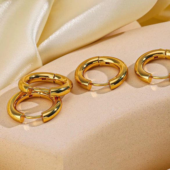 Wholesale Women's Stainless Steel Geometric Earrings With 18K Gold Plated Electroplating