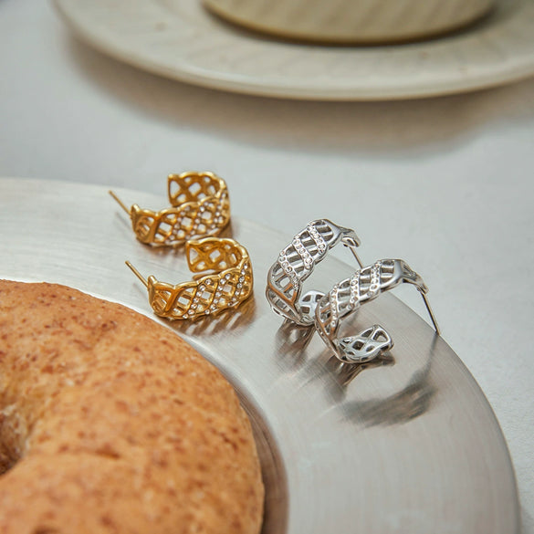 Wholesale Women's Stainless Steel Geometric Electroplated Earrings Retro Light Luxury Style