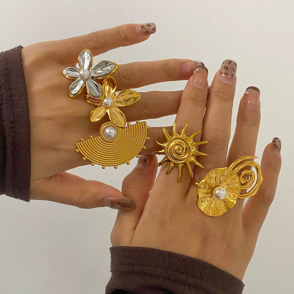 Wholesale Women's Stainless Steel Geometric Exaggerated Flower Ring With Electroplating Treatment