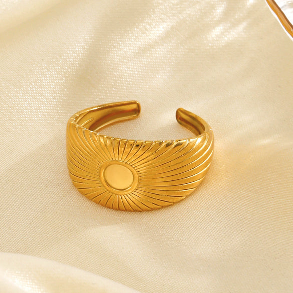 Wholesale Women's Stainless Steel Geometric Exaggerated Oil Pressure Ring With 18K Gold Plated Electroplating Treatment
