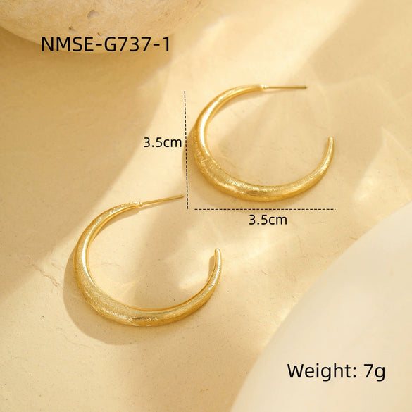 Wholesale Women's Stainless Steel Geometric Fashion Retro Earrings With Electroplating