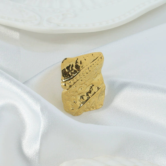 Wholesale Women's Stainless Steel Geometric Fashion Ring With Electroplating And Irregular Texture Relief Twill Design