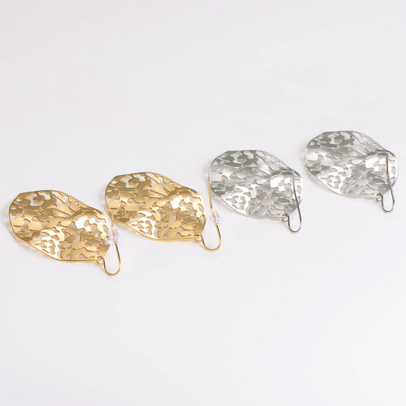 Wholesale Women's Stainless Steel Geometric Flower Hollow Design Earrings