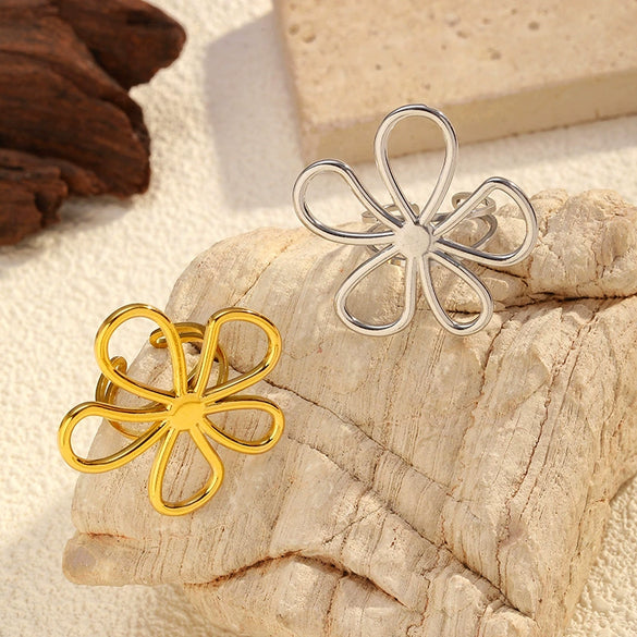 Wholesale Women's Stainless Steel Geometric Flower Hollow Open Ring With Polished Electroplating