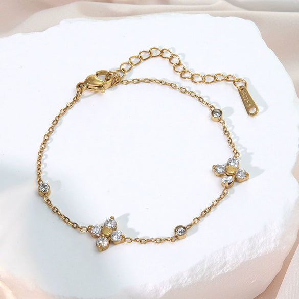 Wholesale Women's Stainless Steel Geometric Flower 18K Goldplated Bracelet