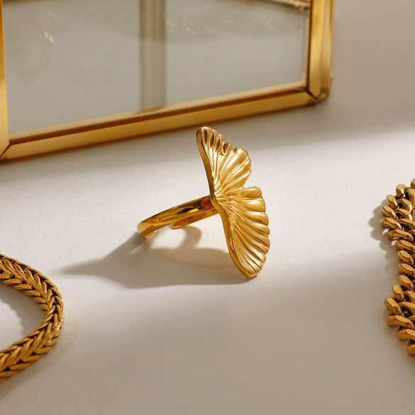 Wholesale Women's Stainless Steel Geometric Ginkgo Leaf And Triangle Ring With Electroplating