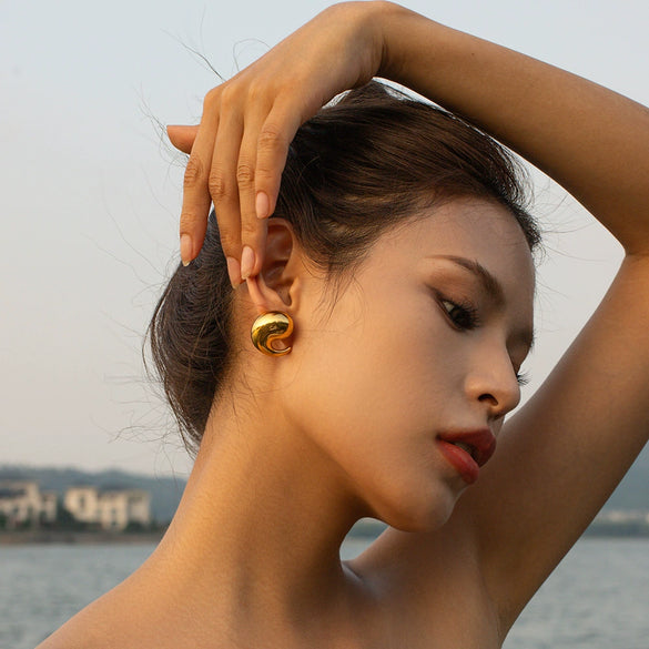 Wholesale Women's Stainless Steel Geometric Hoop Earrings 18K Gold Electroplated