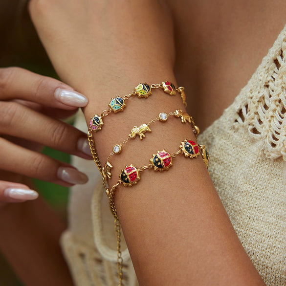 Wholesale Women's Stainless Steel Geometric Insect Bracelet And Clavicle Chain With Electroplating