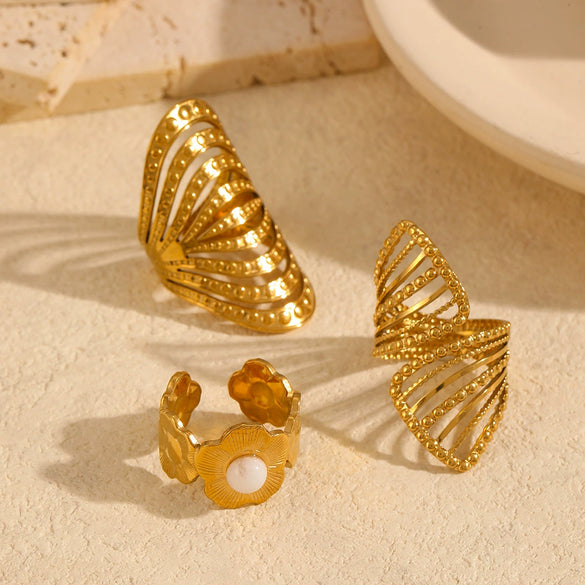 Wholesale Women's Stainless Steel Geometric Irregular Ring With Electroplating And 18K Gold Styling