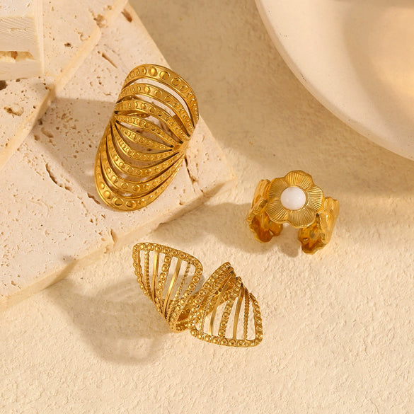 Wholesale Women's Stainless Steel Geometric Irregular Ring With Electroplating And 18K Gold Styling