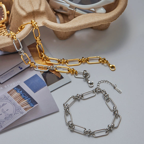Wholesale Women's Stainless Steel Geometric Light Luxury Style Electroplated Chain Cross Buckle Bracelet
