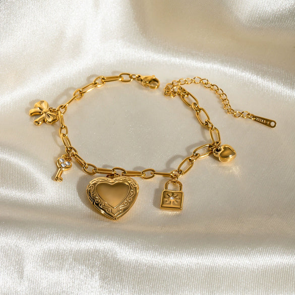 Wholesale Women's Stainless Steel Geometric Love Photo Box Pendant Bracelet With Electroplating Design