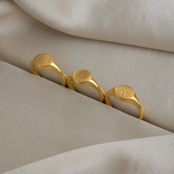 Wholesale Women's Stainless Steel Geometric Modern Minimalist Real Gold Plated Star And Moon Pattern Cast Rings Accessories