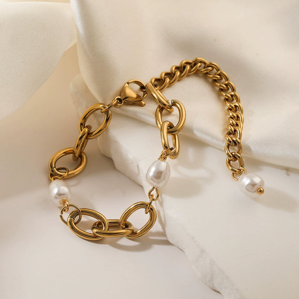 Wholesale Women's Stainless Steel Geometric Pearl Bracelet With 18K Gold Plated Electroplating Treatment