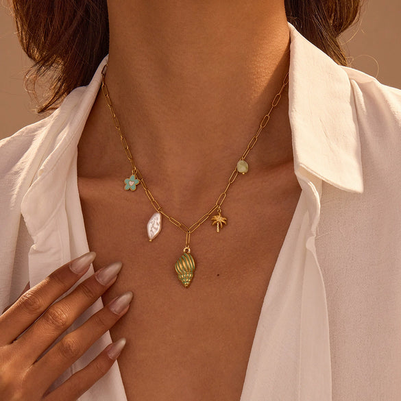Wholesale Women's Stainless Steel Geometric Pendant Necklace With Electroplating Fashion Style