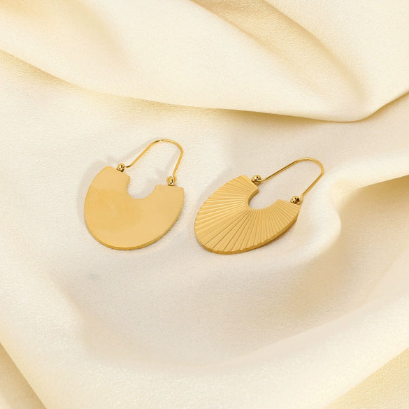 Wholesale Women's Stainless Steel Geometric Rib Fan Earrings With Pvdp Furnace Real Gold Processing And Personality Design