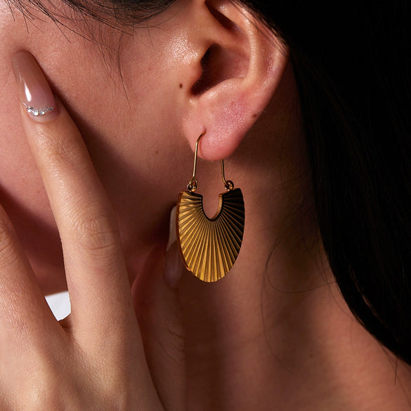 Wholesale Women's Stainless Steel Geometric Rib Fan Earrings With Pvdp Furnace Real Gold Processing And Personality Design
