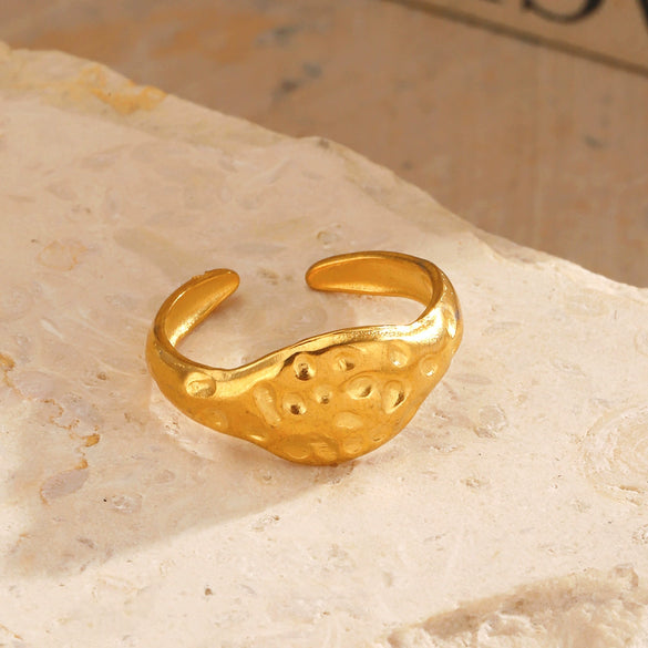Wholesale Women's Stainless Steel Geometric Ring With Electroplating And Hammer Style