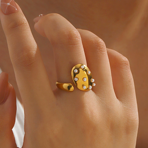 Wholesale Women's Stainless Steel Geometric Ring With Pearl Inlaid And Electroplating Treatment